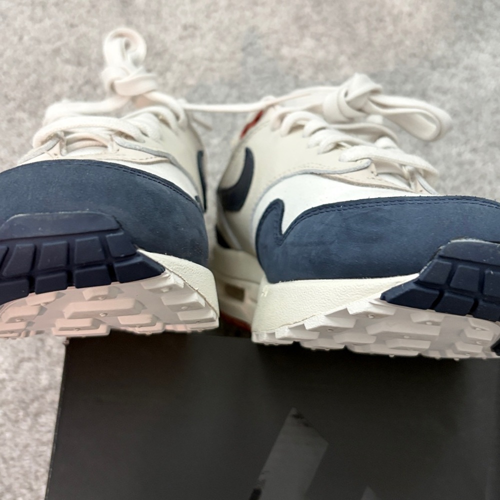 Nike Womens Air Max 1 White & Navy Casual Sneakers - Picture 12 of 16